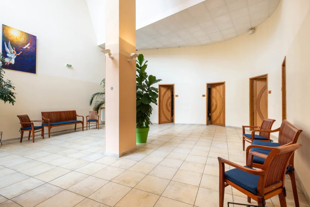 Hall d'accueil et salles de recueillement de la chambre funéraire